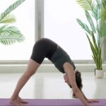 HLTH_MoveYourBody_YogaPoses_THUMB-LARGE-726a28603c8043eba44eb9f128f30551